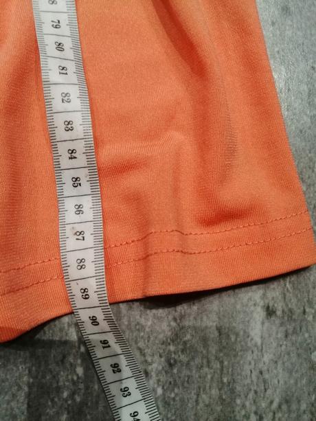 Oranžové šaty vs, s