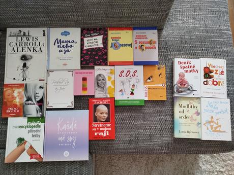 Mix knih roznych zanrov, 