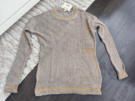 Luxusný hnedý pulóver, m / s