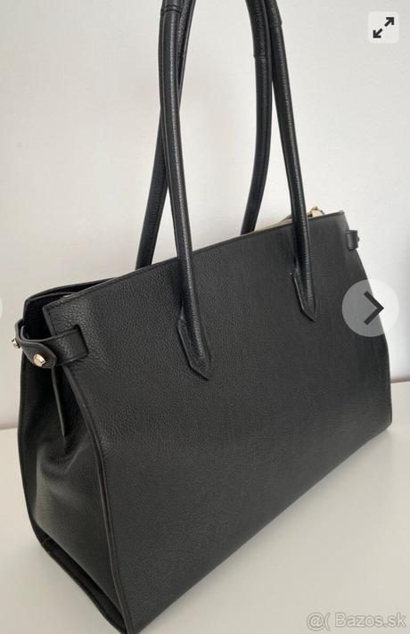 Kozena cierna kabelka znacky furla, furla
