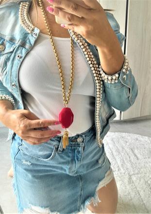 Mohutný zlatý náhrdelník,