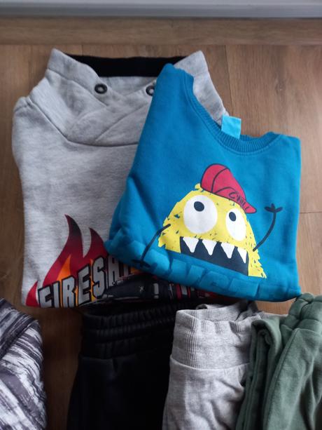 Veľký balík oblečenia, 104–116