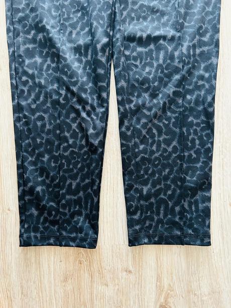 Krásny komplet nohavíc a mikiny značky f&f, f&f,m