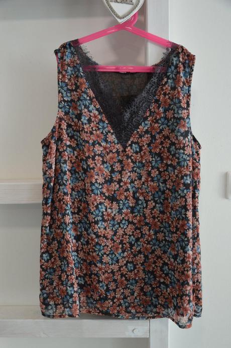 Kvetinkový top s čipkou, c&a,40 / l