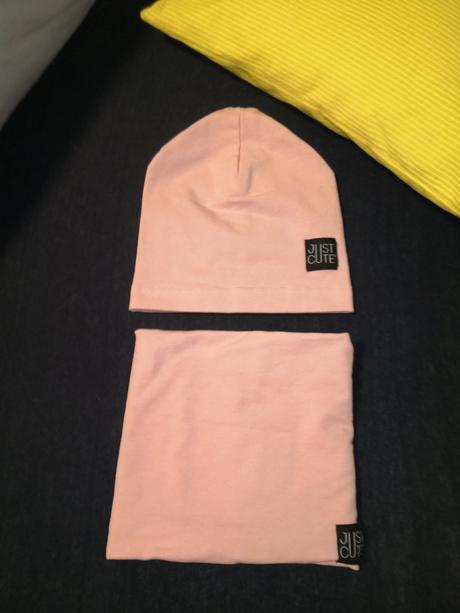 Dvojvrstvova súprava čiapka +nakrcnik, 86