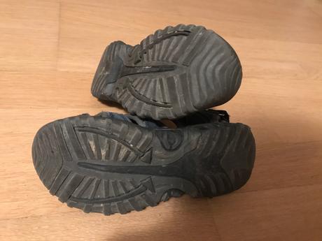 Turistické sandále s plnou špičkou, 30