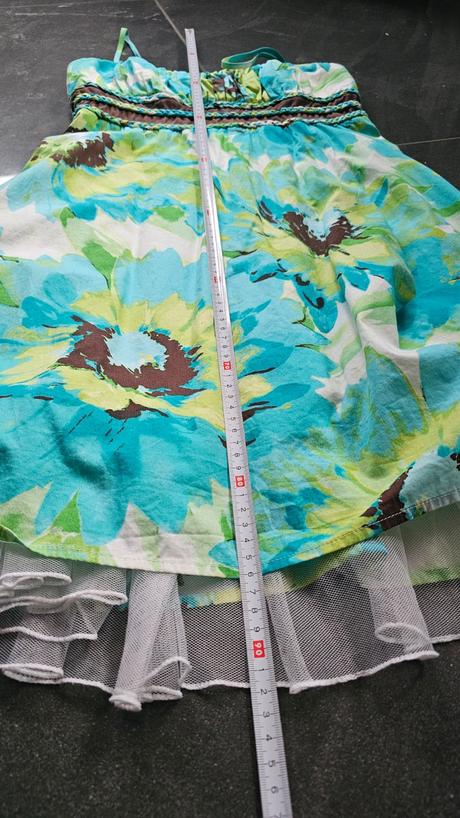 Kvalitné kvetované šaty, m