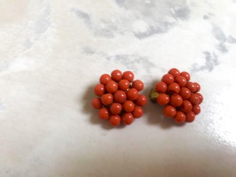 Koralové retro klipsne,