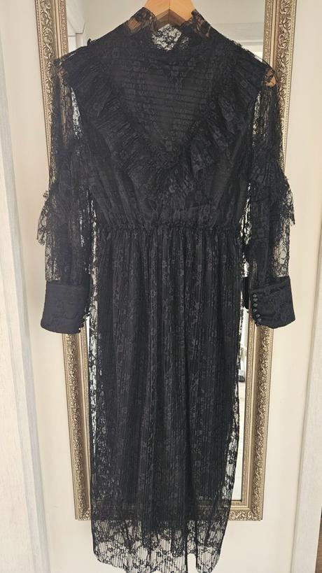 Prekrásne šaty minouu, m