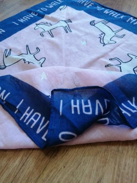 Modro ruzova satka na krk., 