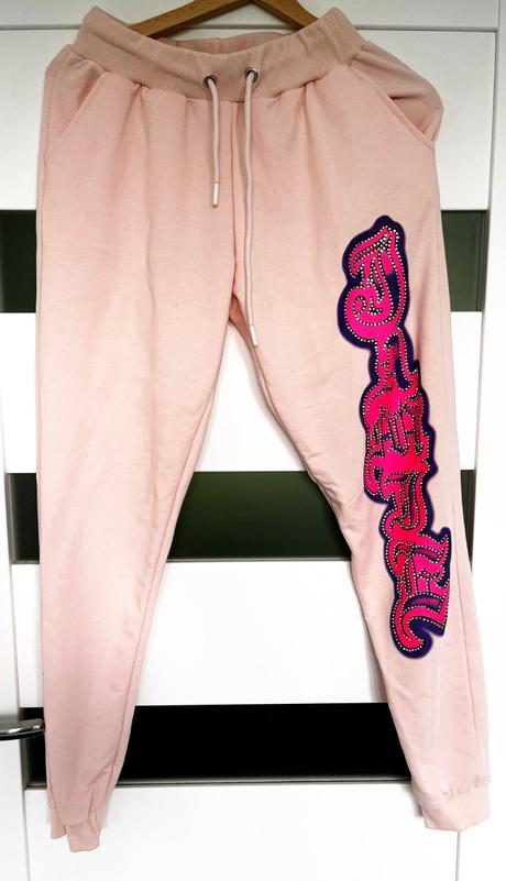 Ružové nohavice, l