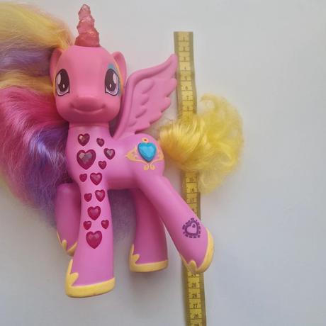 Hasbro my little pony princezná cadance svietiaca,