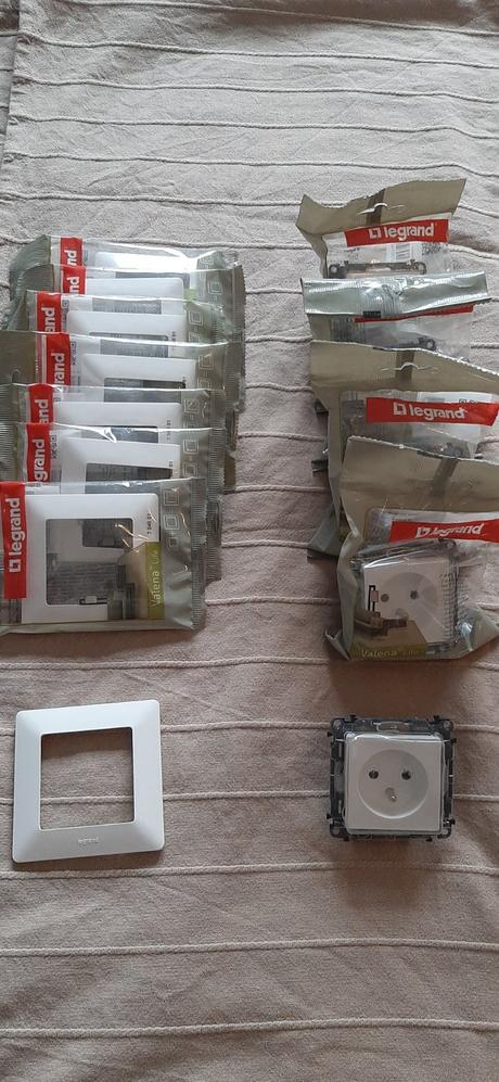 Legrand 1-rámček valena life biely 754001 novy,