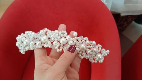 Perličkový doplnok do vlasov, 