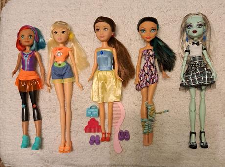 Monster high, winx, barbie babiky,, 