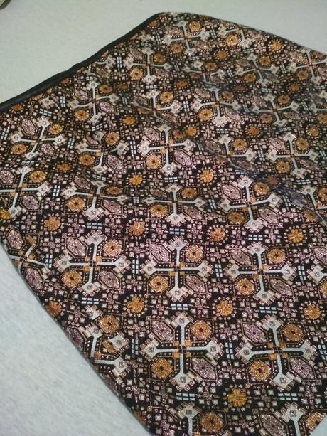 Čierno zlatá suknička, amisu,34