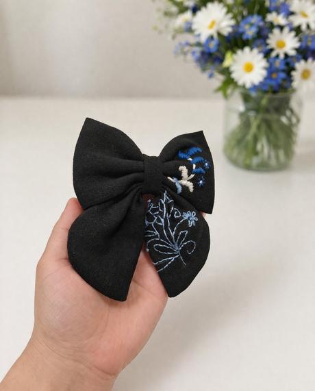 Ručne vyšívaná mašla do vlasov, 