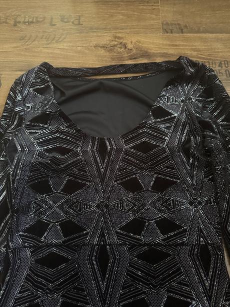 Trblietavé elastické šaty, orsay,s