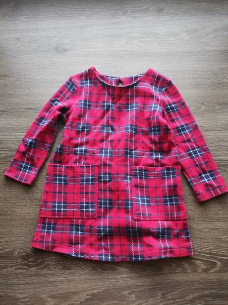 Kárované šaty, 98