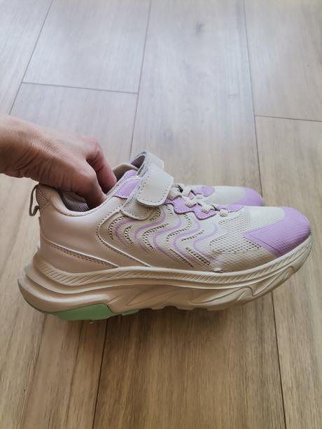 Tenisky, reserved,34