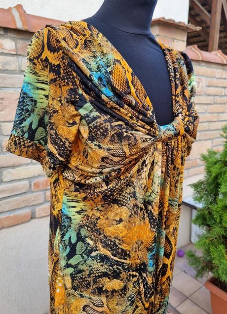 Saty s hadim vzorom, 40