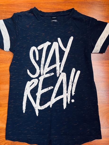 Tričko stay real, chapter young,152