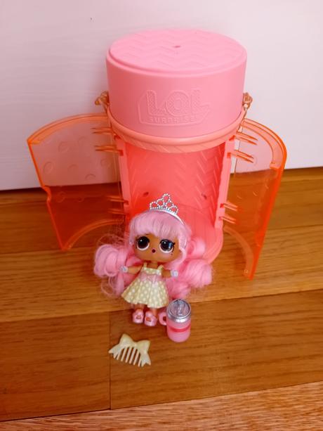 L.o.l babika v spreji, 