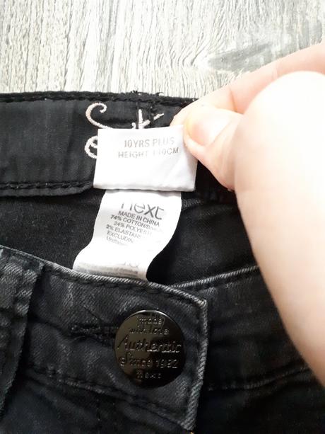 Dievčenské tmavé rifle, next,110