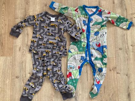 2x pyzamo 12-24 mesiacov, lindex,86