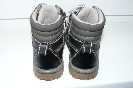 Vysoké topánky, 27