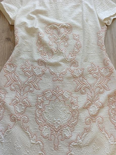 Dámske slávnostné šaty, 48