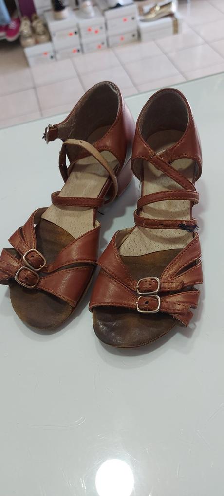 Šaty tanečné, 134