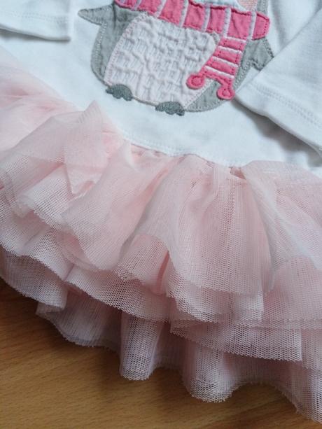 Šaty s tylovou sukničkou a tučniakom, f&f,68