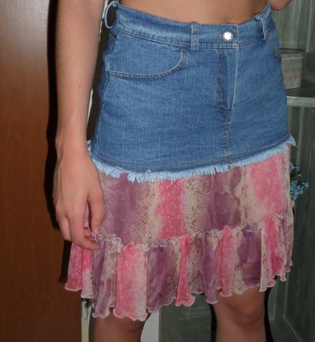 Rifľová sukňa s volánmi, s