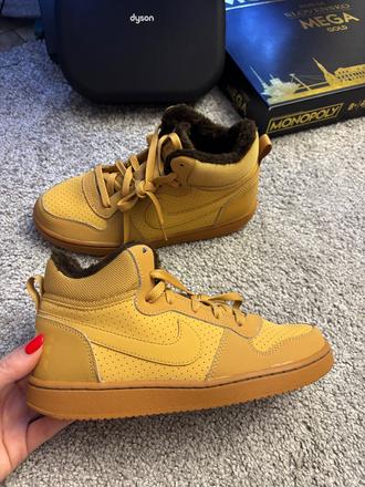 Nike ( original ) oteplené botasky, nike,38