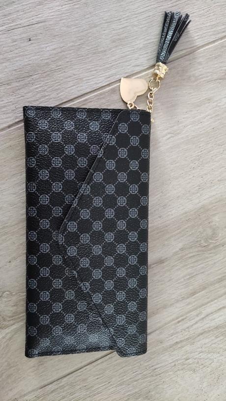 Na karty, mobil peniaze,