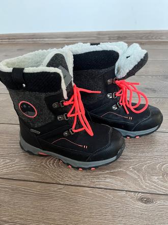 Mountain warehouse 33, 33