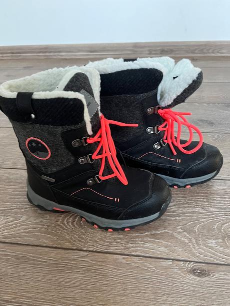 Mountain warehouse 33, 33