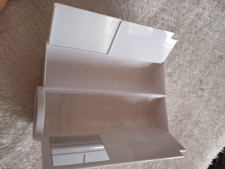 Peračník so zrkadlom, 