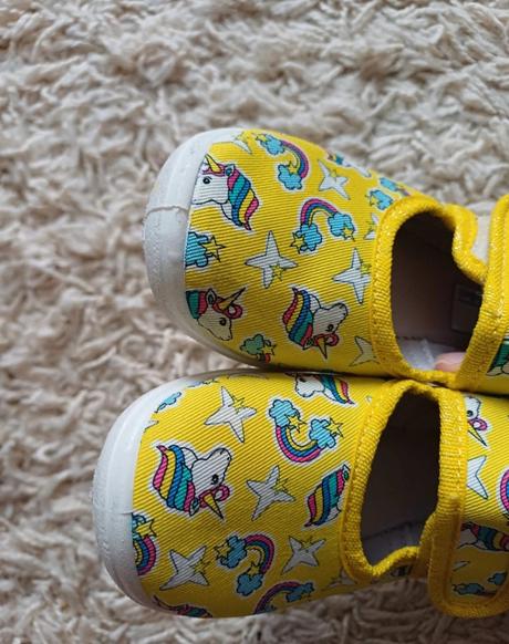 Papučky/prezuvky, 26