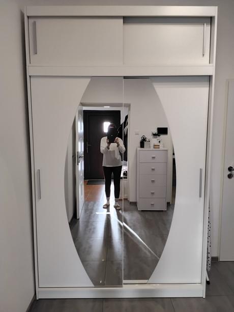 Šatníkova skriňa s nadstavcom, 