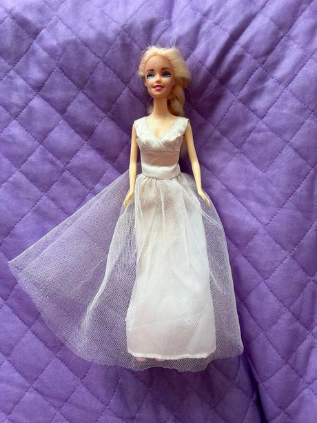 Barbie nevesta, 