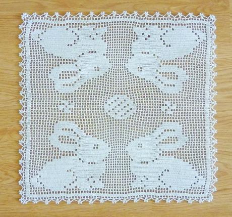 Veľkonočná háčkovaná dečka so zajkom,