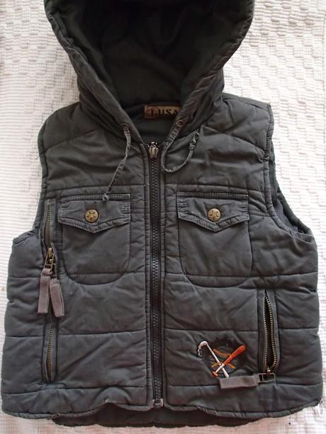 Teplá vesta s kapucňou, 92