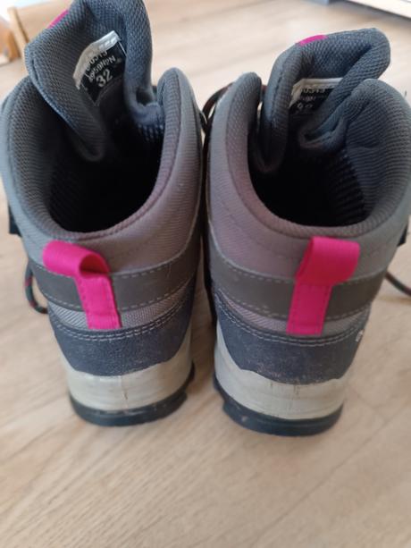 Turistické topánky, 32