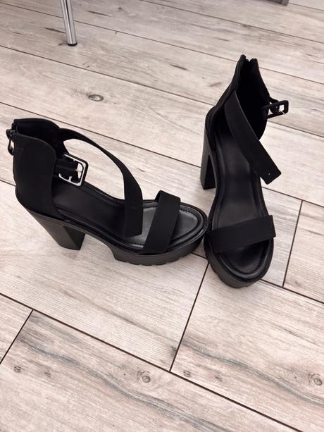 Čierne sandále na opätku shein, 39