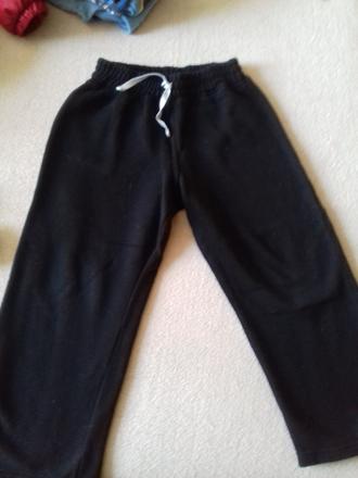 Čierne tepláky, 116