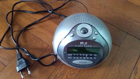 Rádio budík,