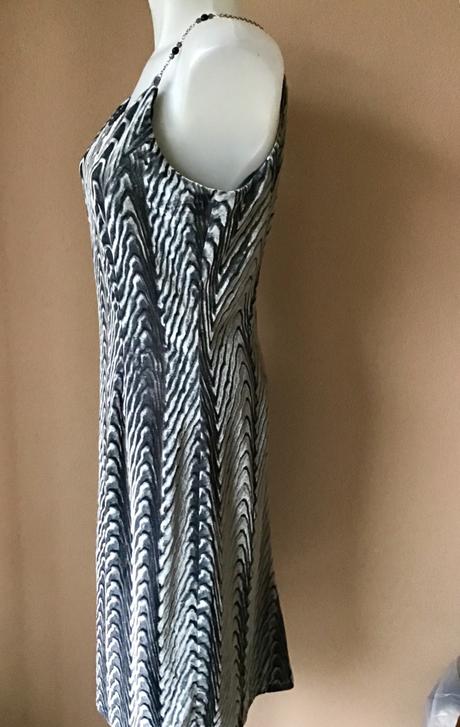 Krasne zamatové saty 2+1napoly, 40