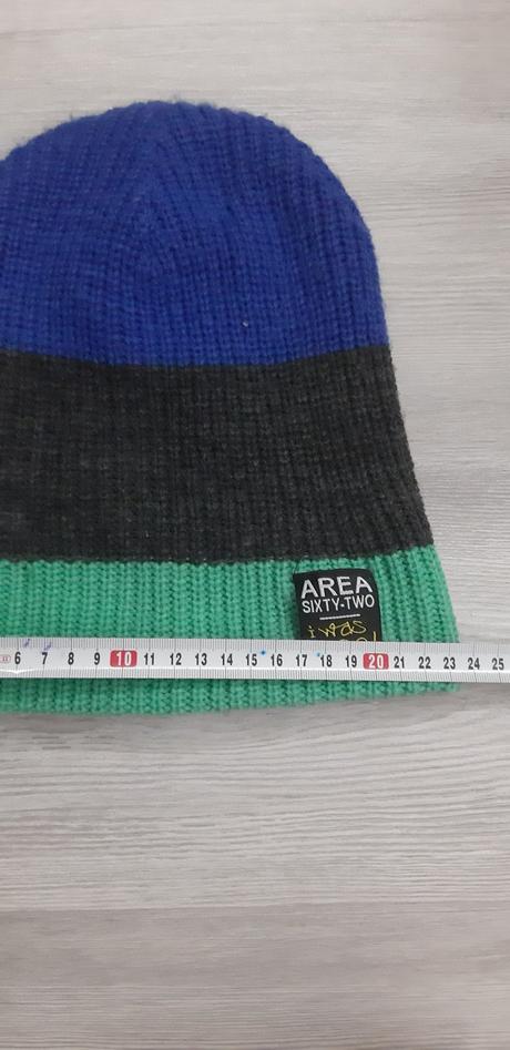 Chlapčenská čiapka, chapter young